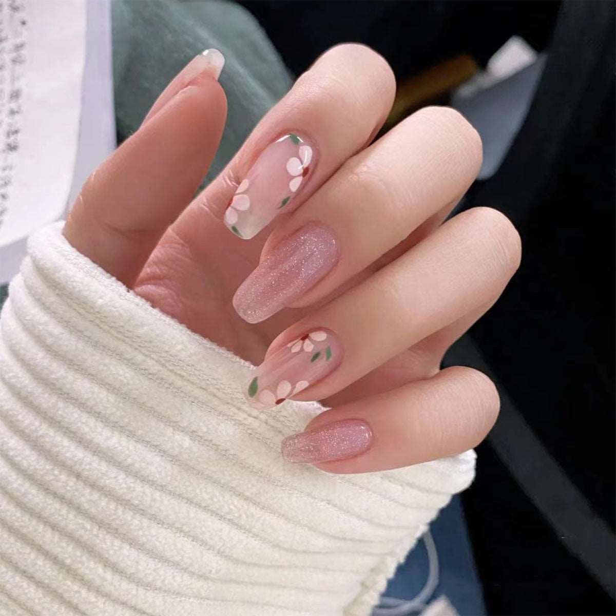 Blossom Breeze-Press on Manicure-Outlined