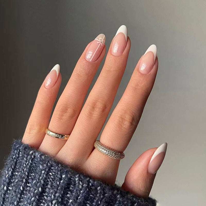 Frosty Wonderland-Press on Manicure-Outlined