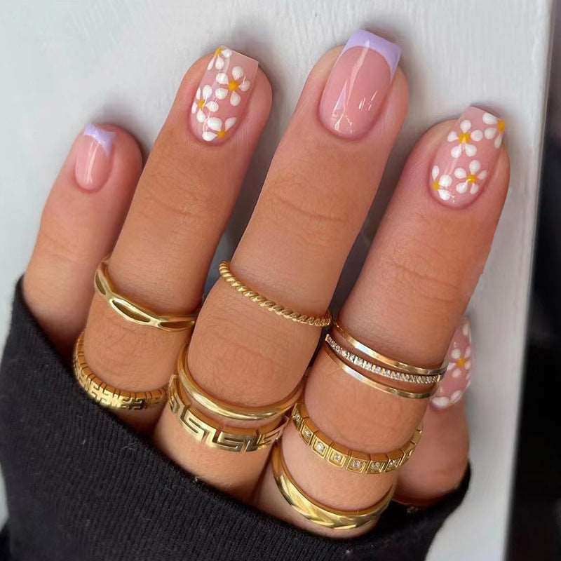 Mystic Daisy-Press on Manicure-Outlined